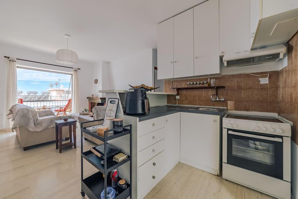 Seaside Escape Apartment Saronida Екстер'єр фото