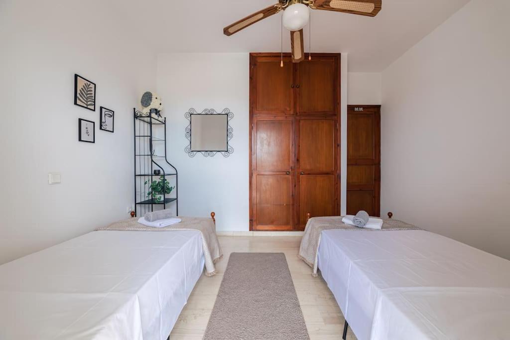 Seaside Escape Apartment Saronida Екстер'єр фото